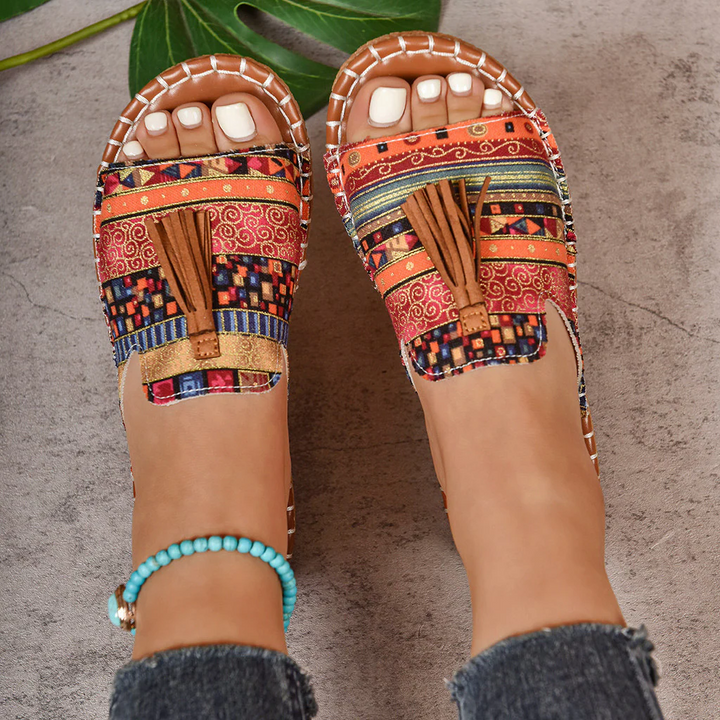 Maëva™ | Boho Flat Sandals with Ethnic Print & Fringe Details