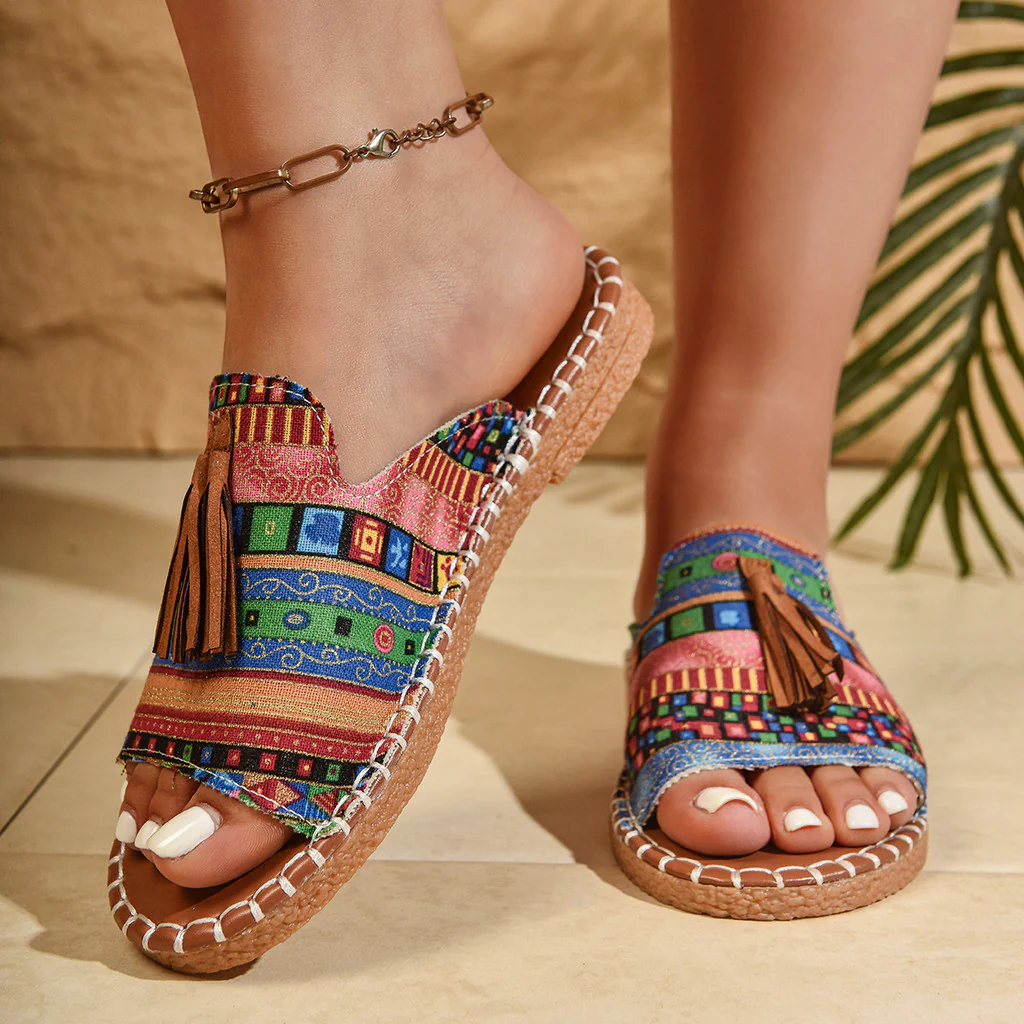 Maëva™ | Boho Flat Sandals with Ethnic Print & Fringe Details